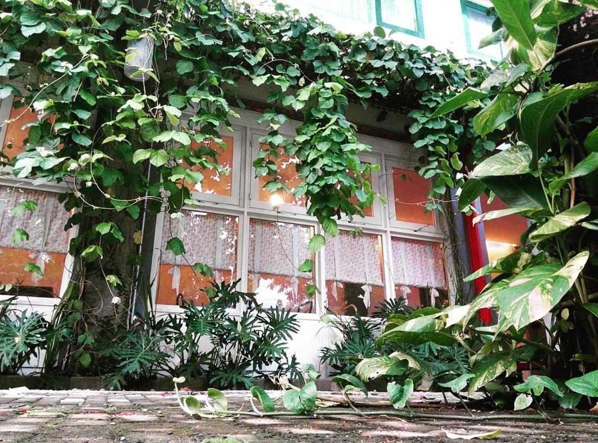 Roemah 28 Syariah Hotel Medan Exterior photo