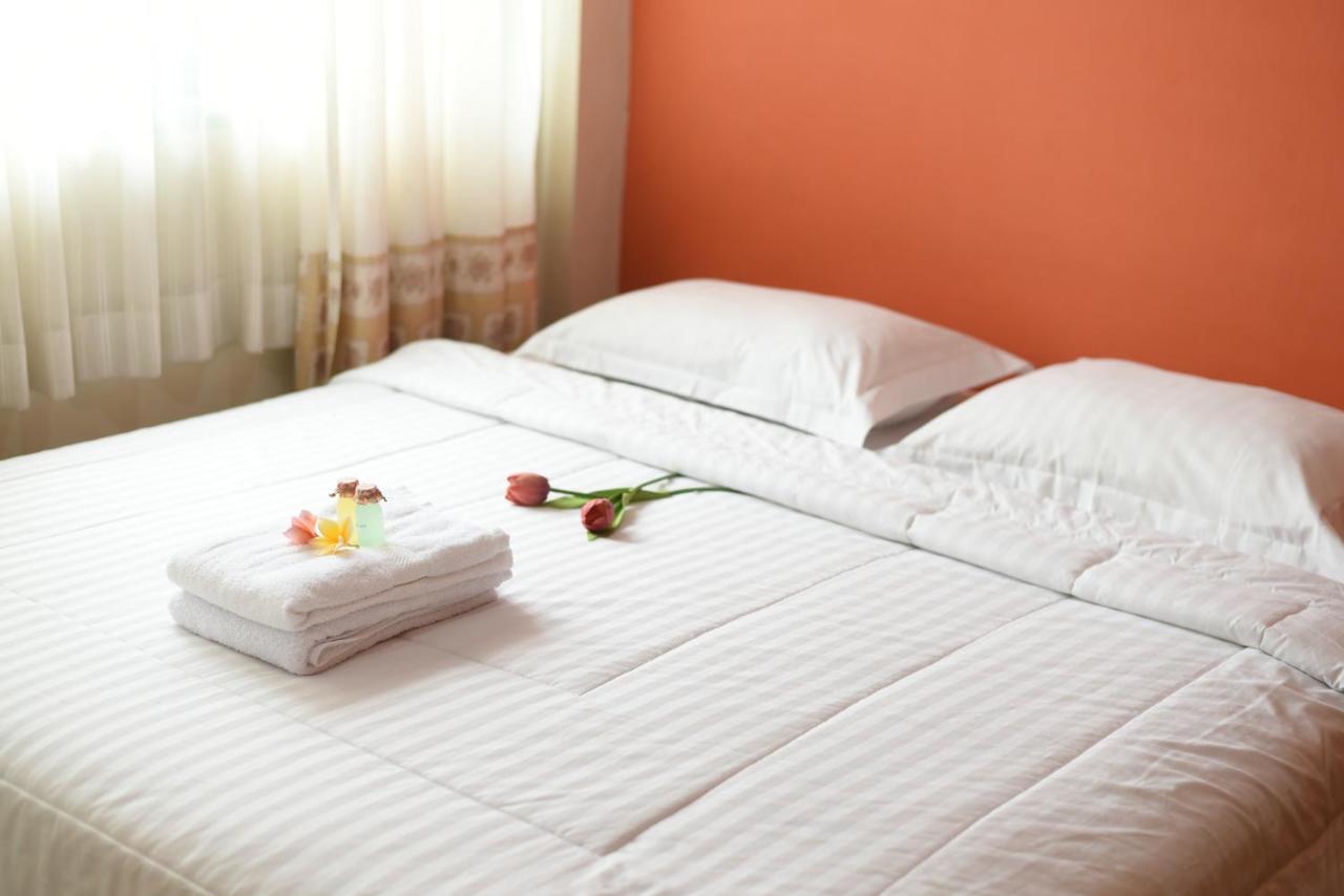 Roemah 28 Syariah Hotel Medan Exterior photo