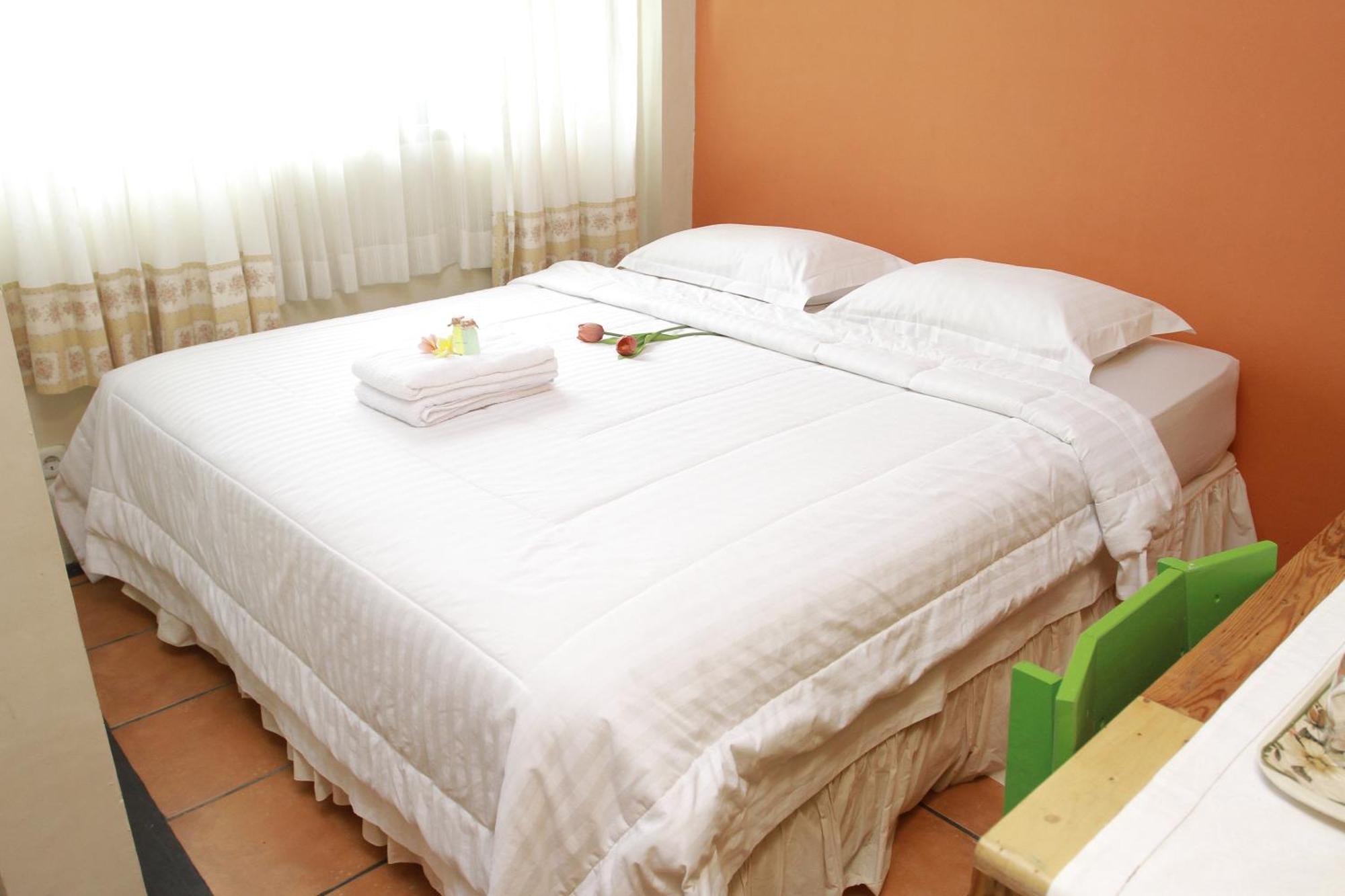 Roemah 28 Syariah Hotel Medan Exterior photo