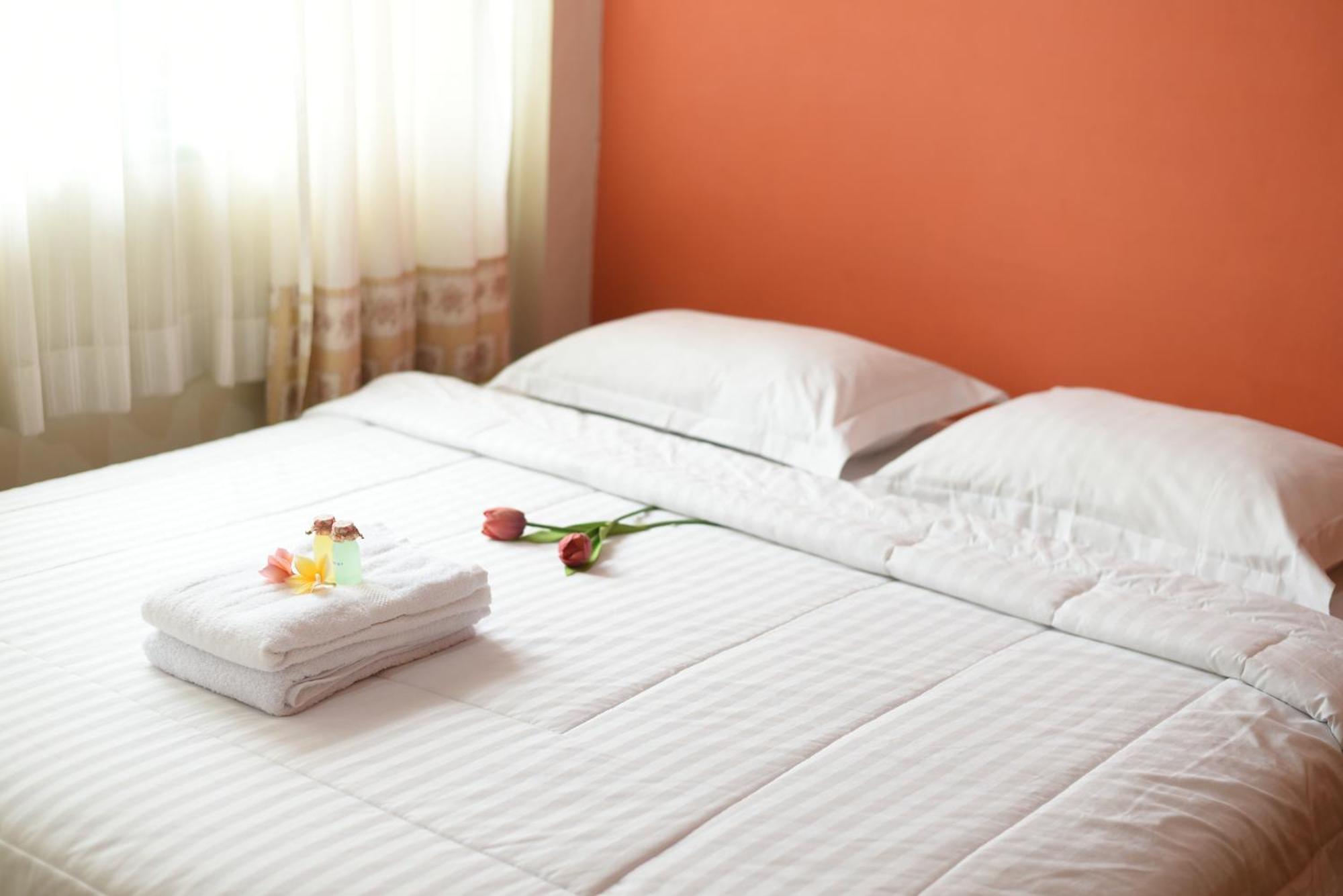 Roemah 28 Syariah Hotel Medan Exterior photo